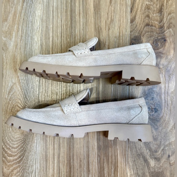 Dolce Vita Women's Elias Lug Sole Tailored Loafer Flats Dune Suede Size 8.5 LNC - Picture 6 of 7